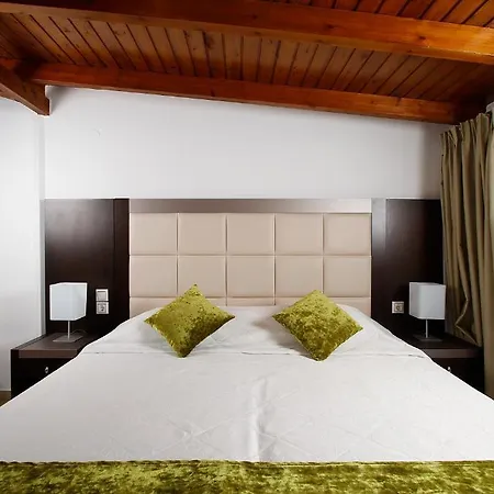 Nirikos Hotel 2*