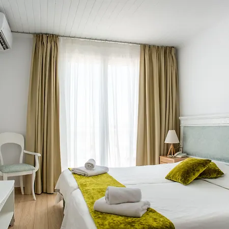 Nirikos Hotel