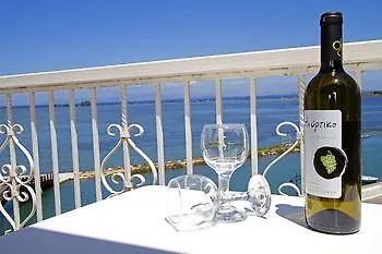 Otel Nirikos 2*