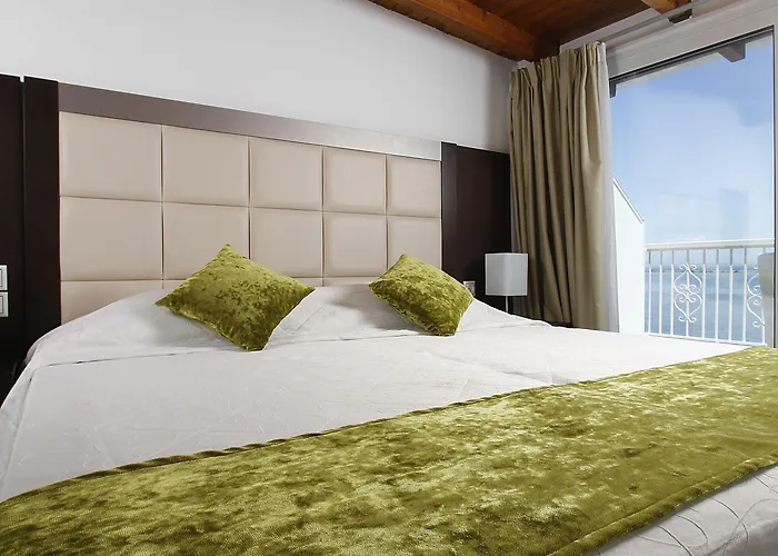 Nirikos 2* Lefkada City